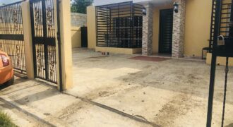 Venta de Casa Duplex en Monte Plata