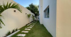 Venta de Hermosa Casa en Arroyo Hondo